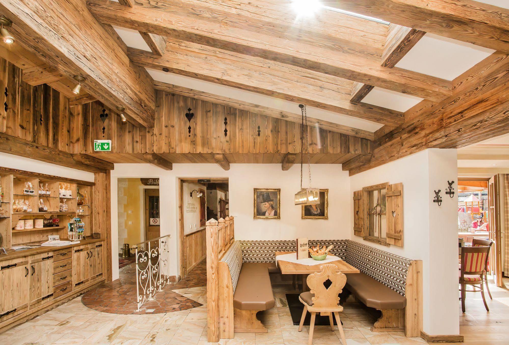 Familien- Und Vitalhotel Muehlpointhof Lofer Exterior foto