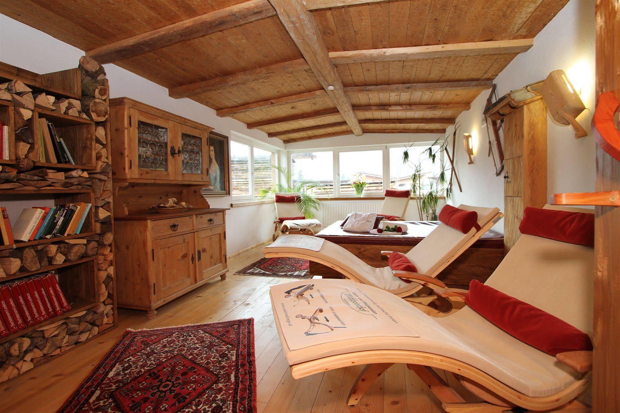 Familien- Und Vitalhotel Muehlpointhof Lofer Exterior foto